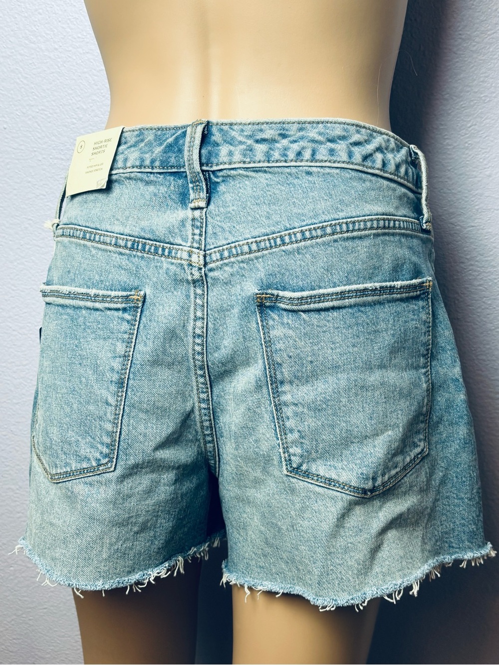 NWT Universal Thread Vintage Stretch High Rise Shortie Jean Shorts fitted hip